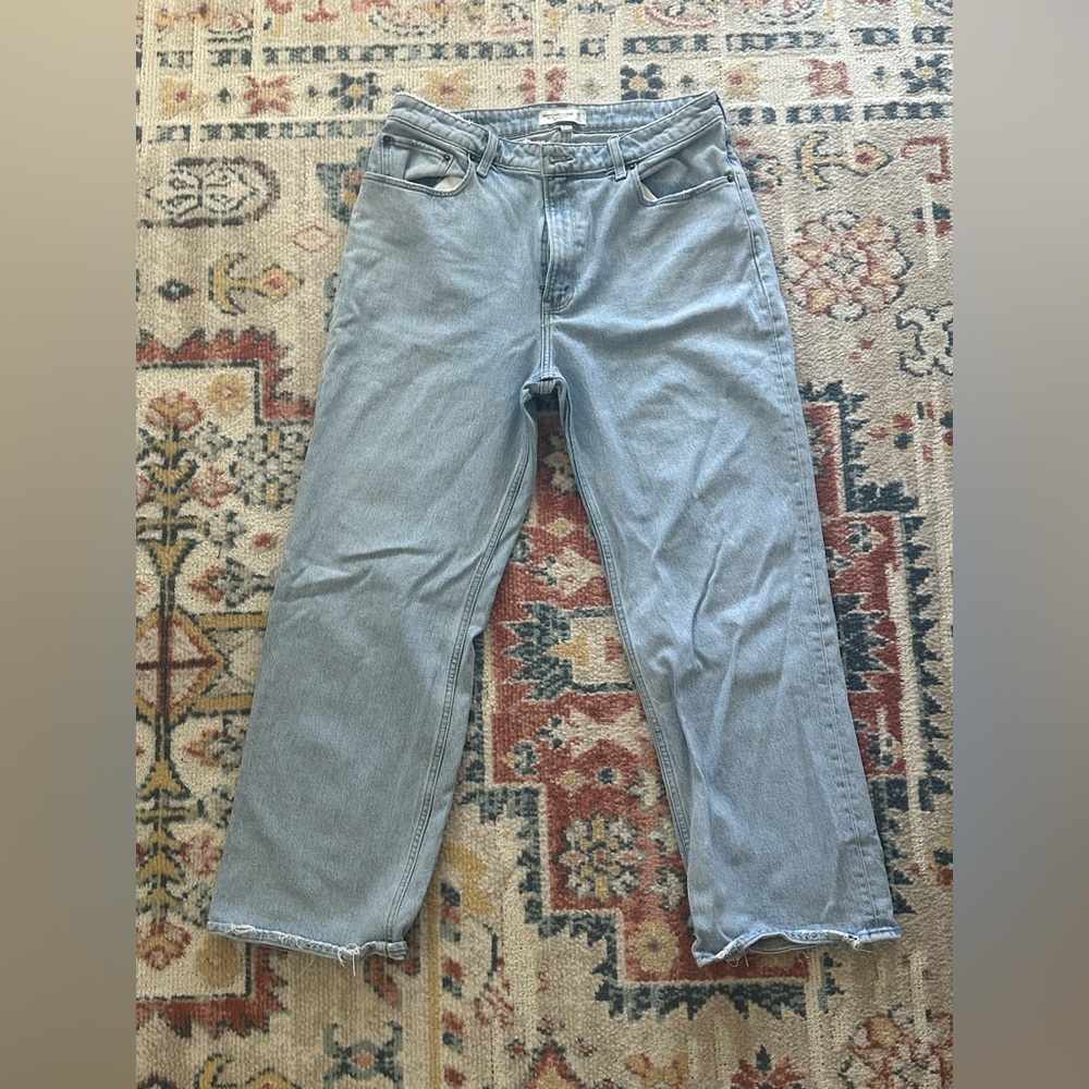 Abercrombie & Fitch The 90s Relaxed High Rise Jean